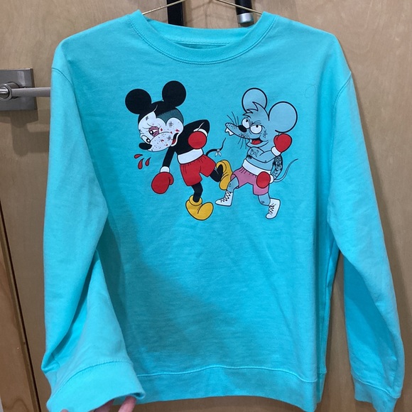 NWOT Disney Mickey Mouse Boxing 🥊 Crew Neck Sweater Unisex M/L - Picture 2 of 6